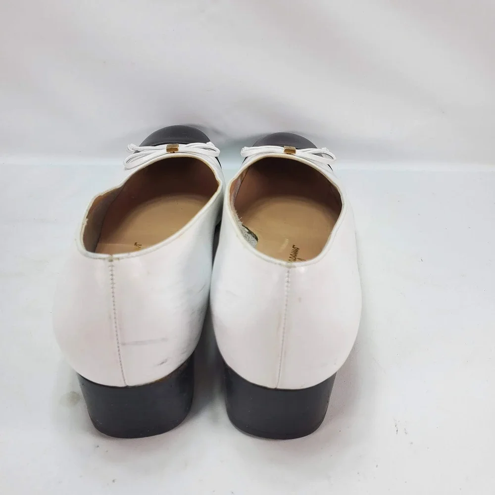 Salvatore Ferragamo Pumps Women 7.5 B White Black Cap Toe Bow Block Heel Vintage